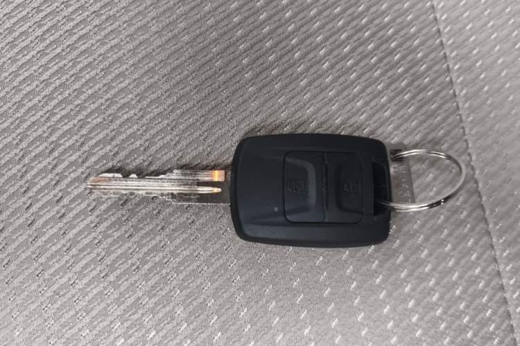 Used Wuling Hongguang V 2022 1.5L Jingqu Edition Electric-Assist LAR Vehicle Key