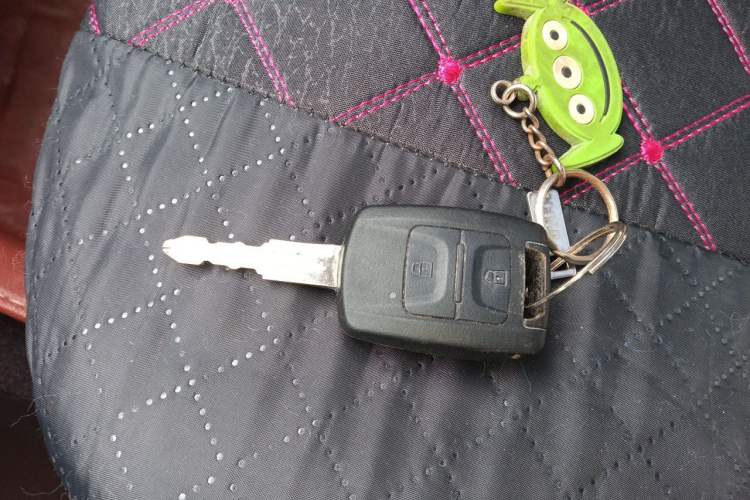 Used Wuling Hongguang V 2022 1.5L Jingqu Edition Electric-Assist LAR Vehicle Key