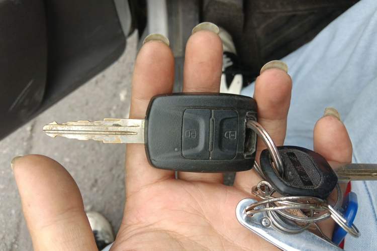 Used Wuling Hongguang V 2022 1.5L Jingqu Edition Electric-Assist LAR Vehicle Key