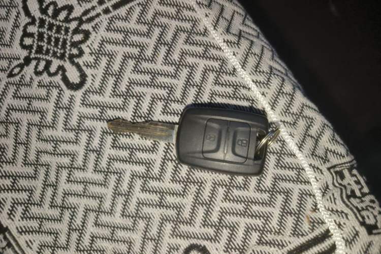 Used Wuling Hongguang V 2022 1.5L Jingqu Version Hydraulic Power Steering LAR Vehicle Key