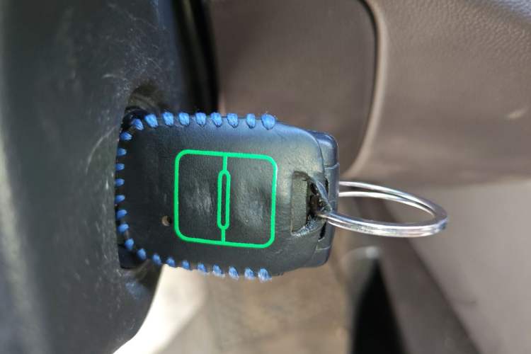 Used Wuling Hongguang V 2022 1.5L Jingqu Edition Electric-Assist LAR Vehicle Key