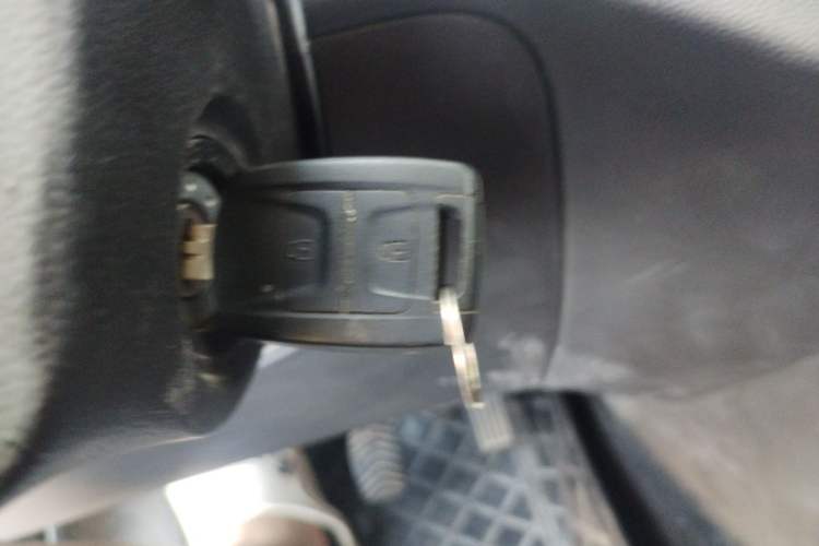 Used Wuling Hongguang V 2022 1.5L Enjoy Edition Electric-Powered LAR Vehicle Key