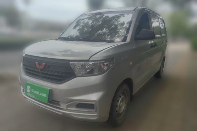 Used Wuling Hongguang V 2022 1.5L Jingqu Edition Enclosed-Window Vehicle with Hydraulic Power Steering LAR
