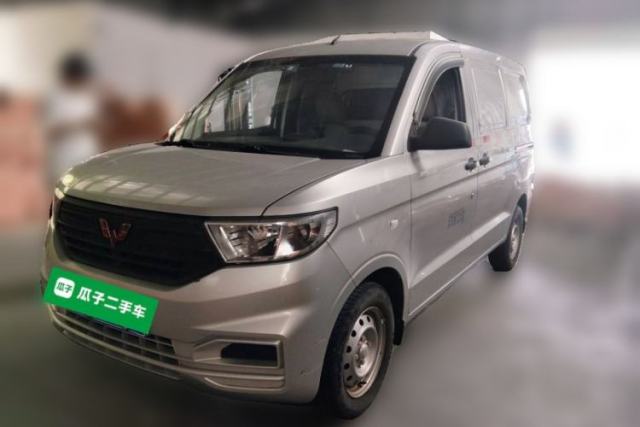 Used Wuling Hongguang V 2022 1.5L Jingqu Edition Enclosed-Window Vehicle with Hydraulic Power Steering LAR