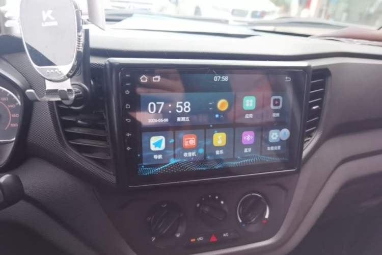 Used Wuling Hongguang V 2022 1.5L Jingqu Edition Electric-Assist LAR Audio And AC Panel