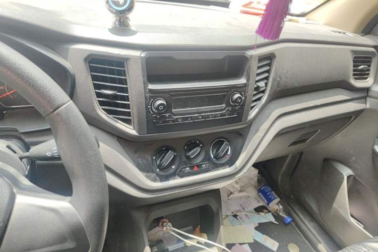 Used Wuling Hongguang V 2022 1.5L Jingqu Version Hydraulic Power Steering LAR Audio And AC Panel