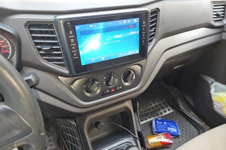 Used Wuling Hongguang V 2022 1.5L Jingqu Version Hydraulic Power Steering LAR Audio And AC Panel