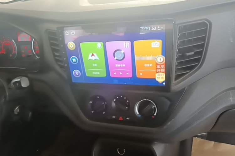 Used Wuling Hongguang V 2022 1.5L Jingqu Edition Electric-Assist LAR Audio And AC Panel