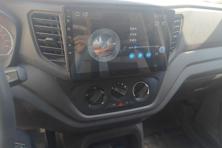 Used Wuling Hongguang V 2022 1.5L Jingqu Edition Enclosed-Window Vehicle with Electric Power Steering LAR Audio And AC Panel