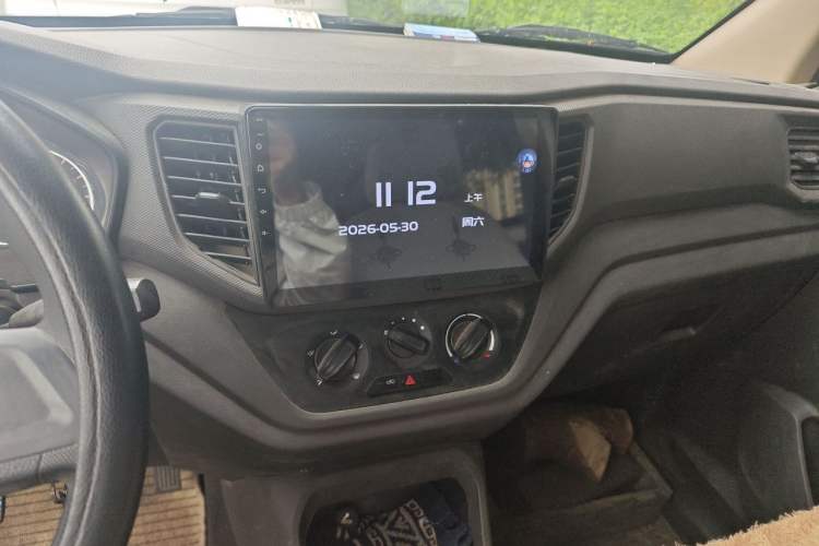 Used Wuling Hongguang V 2022 1.5L Jingqu Edition Electric-Assist LAR Audio And AC Panel