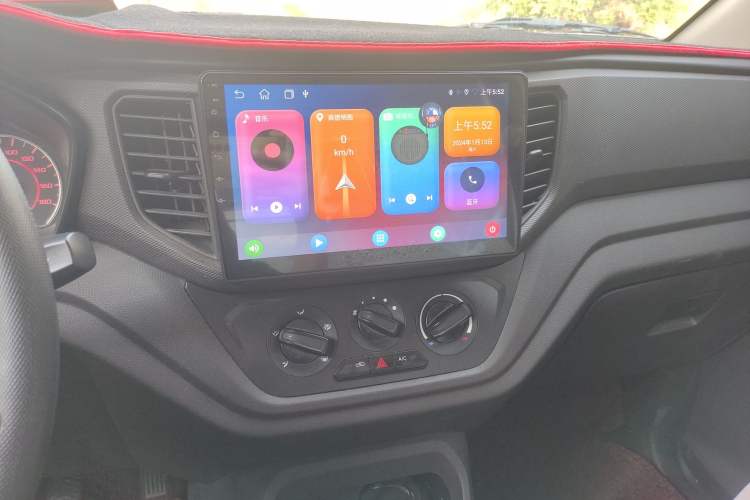 Used Wuling Hongguang V 2022 1.5L Jingqu Edition Enclosed-Window Vehicle with Hydraulic Power Steering LAR Audio And AC Panel