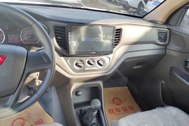 Used Wuling Hongguang V 2022 1.5L Jingqu Edition Electric-Assist LAR Audio And AC Panel