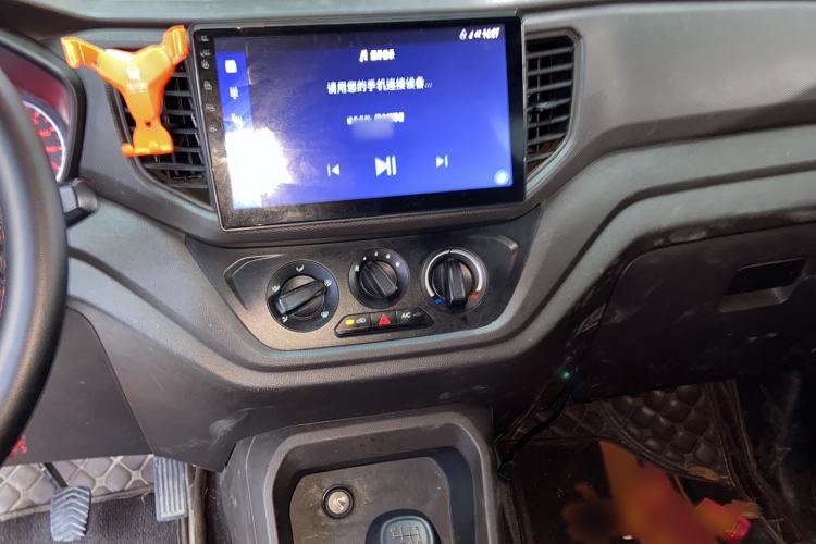 Used Wuling Hongguang V 2022 1.5L Jingqu Edition Electric-Assist LAR Audio And AC Panel