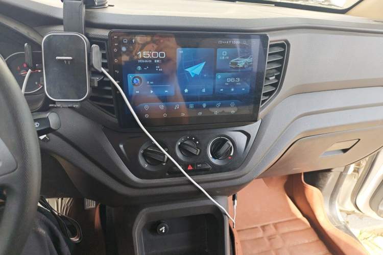 Used Wuling Hongguang V 2022 1.5L Enjoy Edition Hydraulic Power Steering LAR Audio And AC Panel