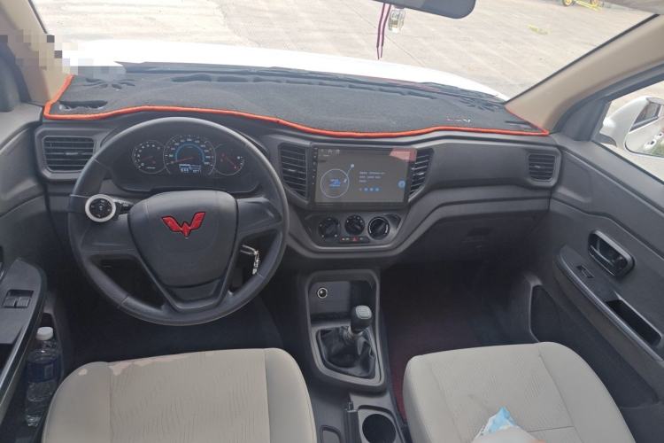 Used Wuling Hongguang V 2022 1.5L Enjoy Edition Electric-Powered LAR Center Console