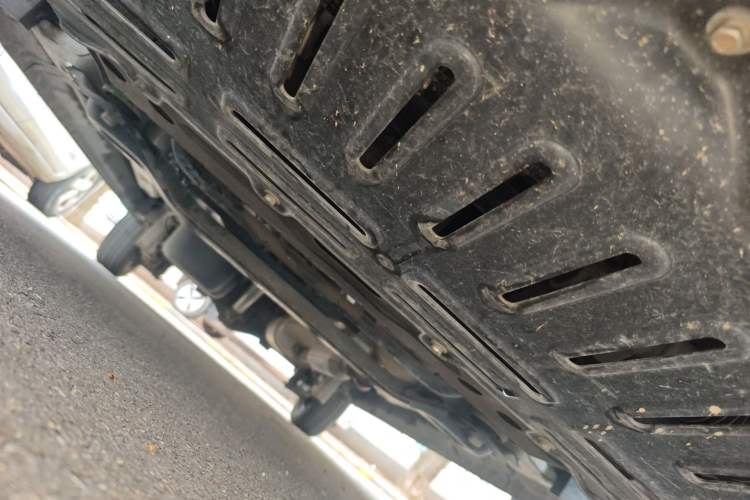 Used Wuling Hongguang V 2022 1.5L Jingqu Edition Electric-Assist LAR Chassis Front