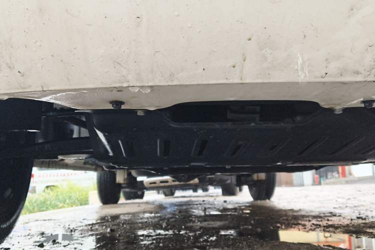 Used Wuling Hongguang V 2022 1.5L Jingqu Version Hydraulic Power Steering LAR Chassis Front