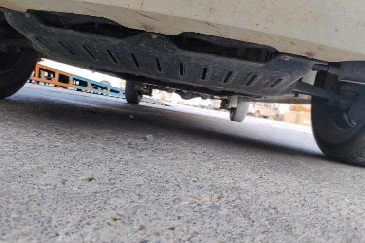 Used Wuling Hongguang V 2022 1.5L Jingqu Edition Electric-Assist LAR Chassis Front