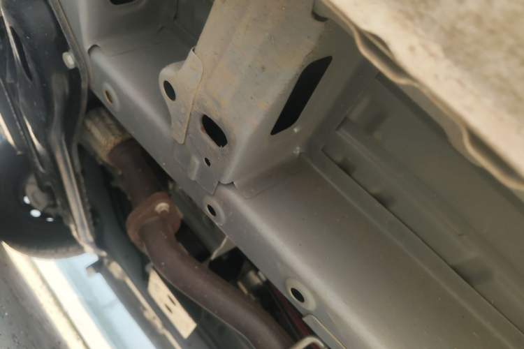 Used Wuling Hongguang V 2022 1.5L Jingqu Edition Electric-Assist LAR Chassis Front Left