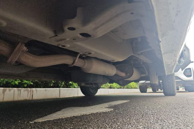 Used Wuling Hongguang V 2022 1.5L Jingqu Edition Electric-Assist LAR Chassis Front Left