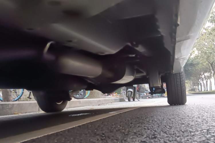 Used Wuling Hongguang V 2022 1.5L Jingqu Edition Electric-Assist LAR Chassis Front Left