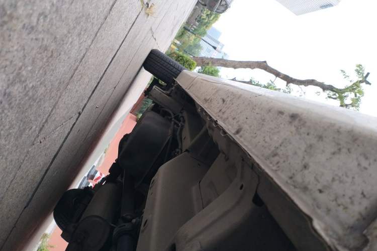 Used Wuling Hongguang V 2022 1.5L Jingqu Version Hydraulic Power Steering LAR Chassis Front Right