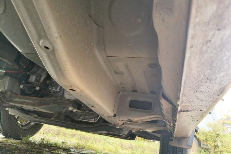 Used Wuling Hongguang V 2022 1.5L Jingqu Version Hydraulic Power Steering LAR Chassis Front Right