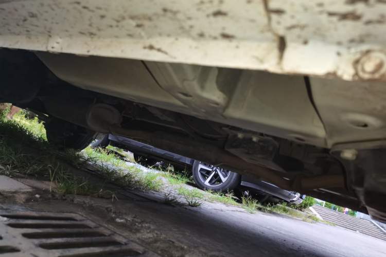 Used Wuling Hongguang V 2022 1.5L Jingqu Version Hydraulic Power Steering LAR Chassis Front Right