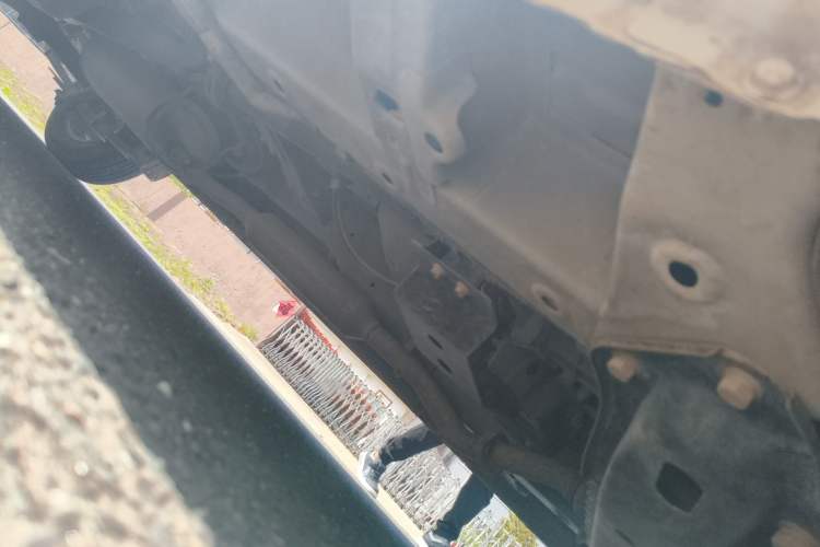 Used Wuling Hongguang V 2022 1.5L Jingqu Version Hydraulic Power Steering LAR Chassis Front Right