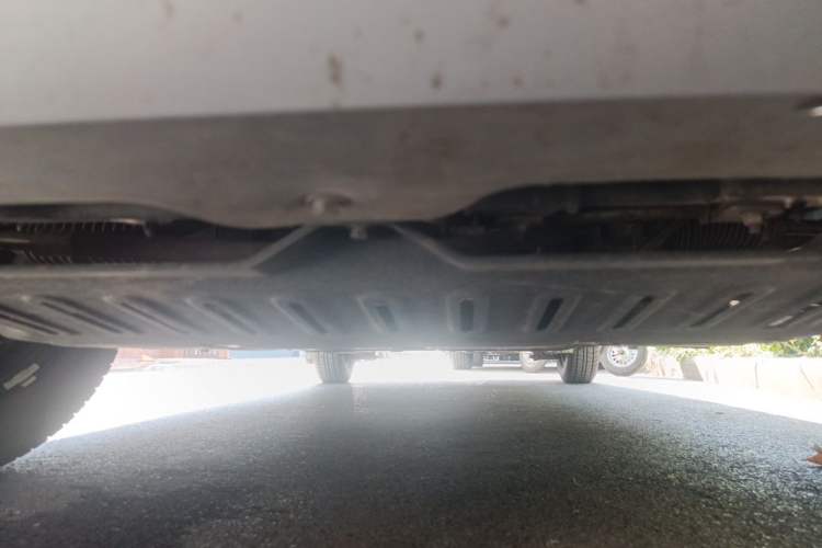 Used Wuling Hongguang V 2022 1.5L Jingqu Version Hydraulic Power Steering LAR Chassis Front