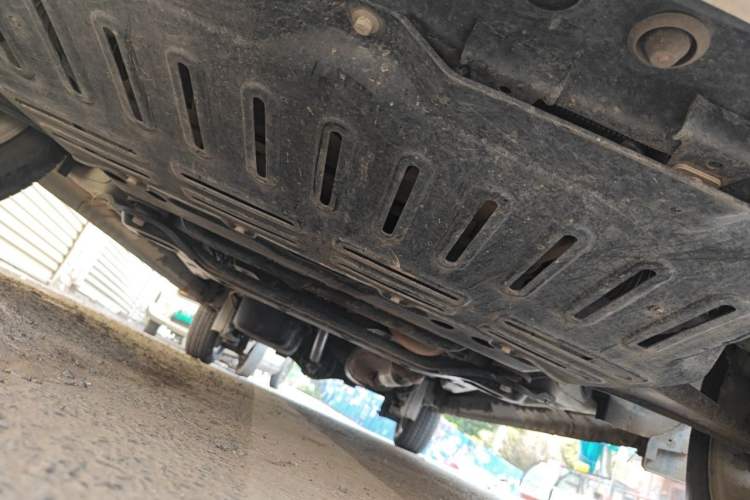 Used Wuling Hongguang V 2022 1.5L Jingqu Version Hydraulic Power Steering LAR Chassis Front