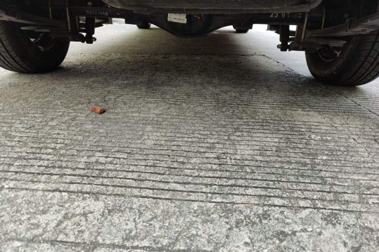 Used Wuling Hongguang V 2022 1.5L Jingqu Version Hydraulic Power Steering LAR Chassis Rear