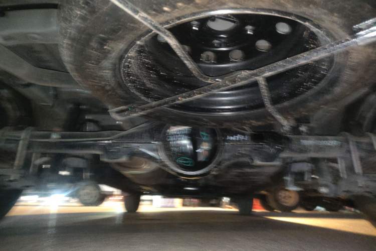 Used Wuling Hongguang V 2022 1.5L Jingqu Version Hydraulic Power Steering LAR Chassis Rear