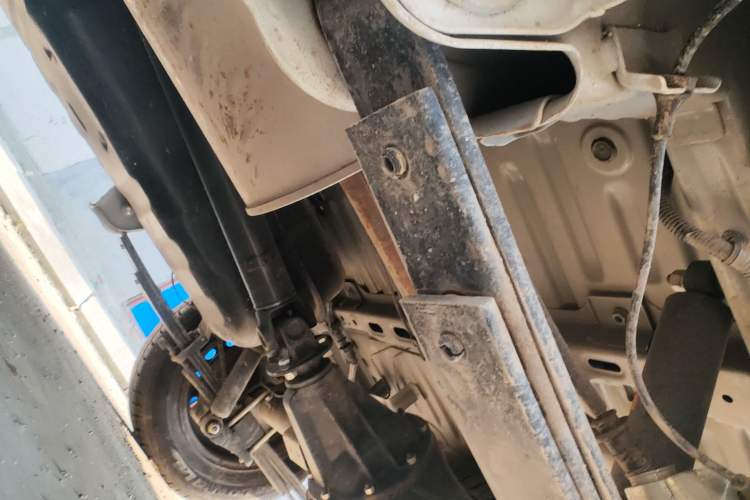 Used Wuling Hongguang V 2022 1.5L Jingqu Edition Electric-Assist LAR Chassis Rear Left