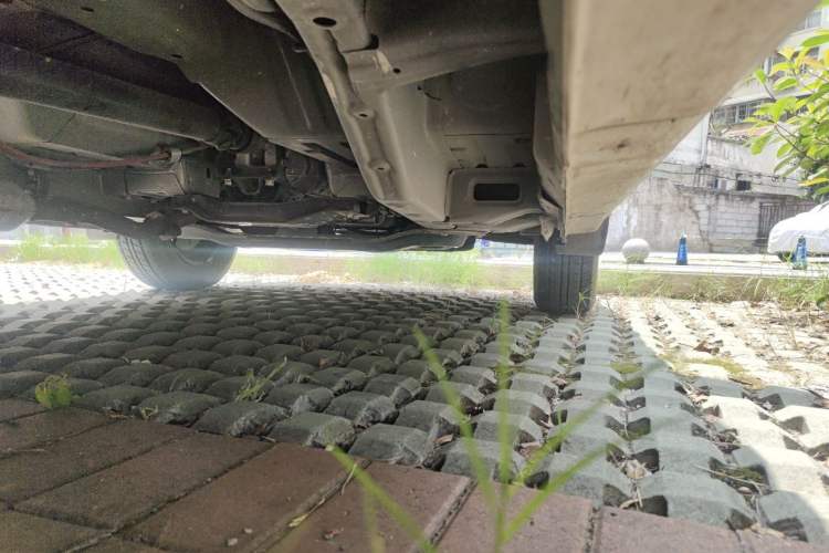 Used Wuling Hongguang V 2022 1.5L Jingqu Version Hydraulic Power Steering LAR Chassis Rear Right
