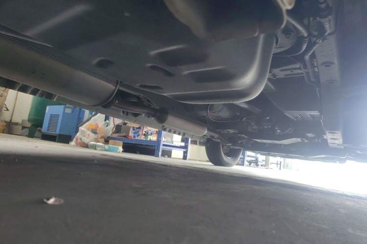 Used Wuling Hongguang V 2022 1.5L Jingqu Edition Electric-Assist LAR Chassis Rear Right