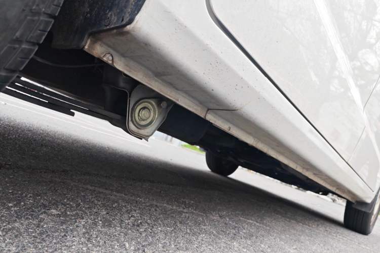 Used Wuling Hongguang V 2022 1.5L Jingqu Edition Electric-Assist LAR Chassis Rear Right