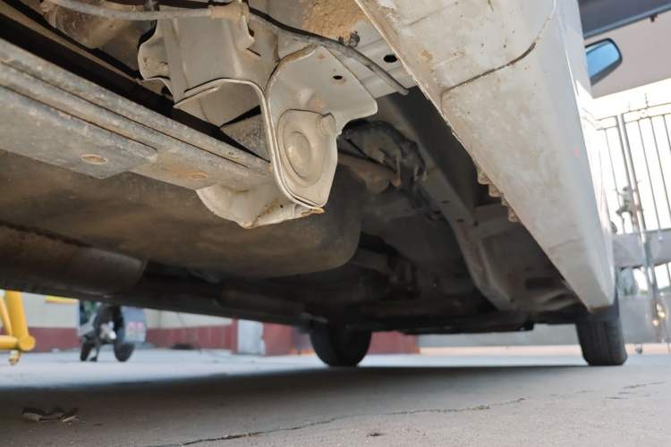 Used Wuling Hongguang V 2022 1.5L Jingqu Version Hydraulic Power Steering LAR Chassis Rear Right