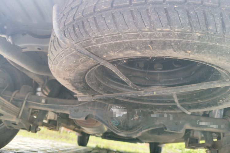 Used Wuling Hongguang V 2022 1.5L Jingqu Version Hydraulic Power Steering LAR Chassis Rear