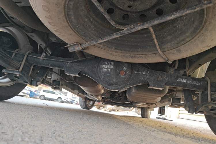 Used Wuling Hongguang V 2022 1.5L Jingqu Version Hydraulic Power Steering LAR Chassis Rear