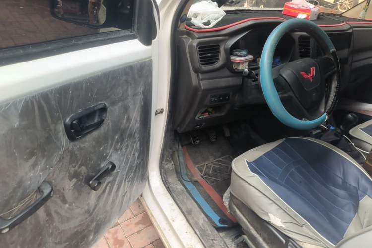 Used Wuling Hongguang V 2022 1.5L Jingqu Version Hydraulic Power Steering LAR Driver Seat