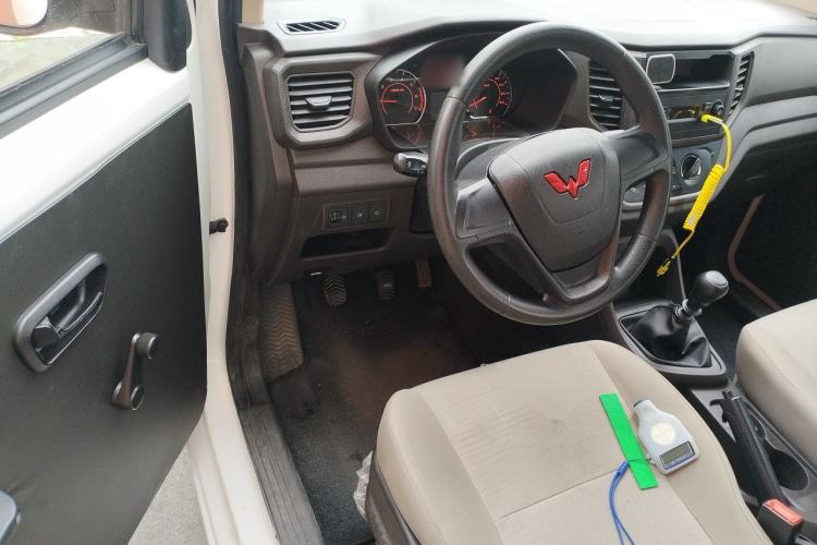 Used Wuling Hongguang V 2022 1.5L Jingqu Version Hydraulic Power Steering LAR Driver Seat