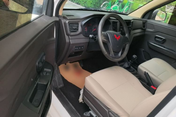 Used Wuling Hongguang V 2022 1.5L Jingqu Edition Electric-Assist LAR Driver Seat