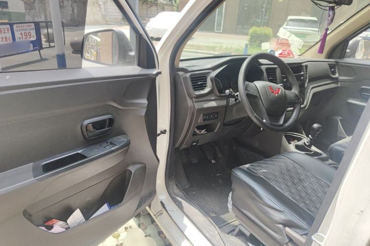 Used Wuling Hongguang V 2022 1.5L Jingqu Version Hydraulic Power Steering LAR Driver Seat