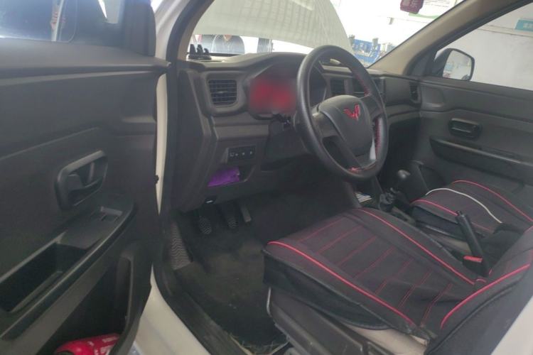 Used Wuling Hongguang V 2022 1.5L Jingqu Edition Electric-Assist LAR Driver Seat