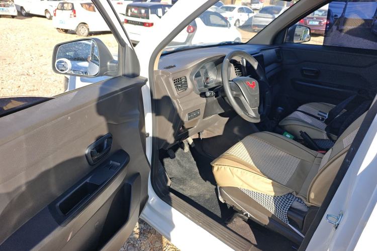 Used Wuling Hongguang V 2022 1.5L Jingqu Edition Electric-Assist LAR Driver Seat