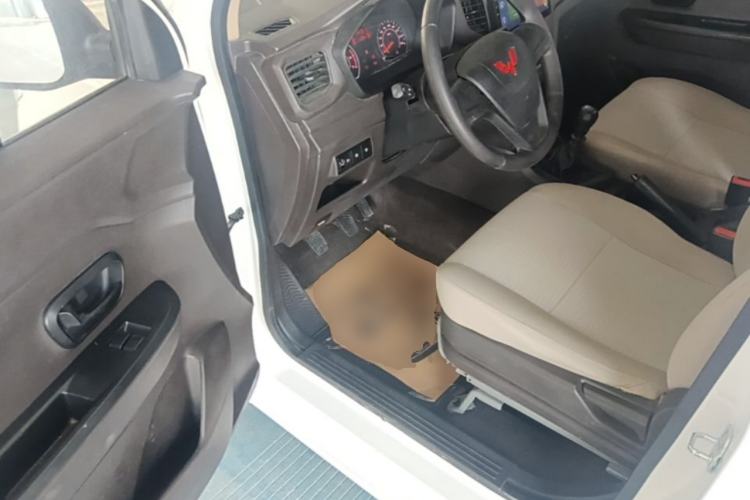 Used Wuling Hongguang V 2022 1.5L Jingqu Edition Electric-Assist LAR Driver Seat