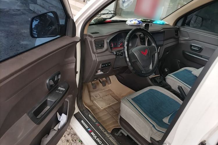 Used Wuling Hongguang V 2022 1.5L Jingqu Edition Electric-Assist LAR Driver Seat