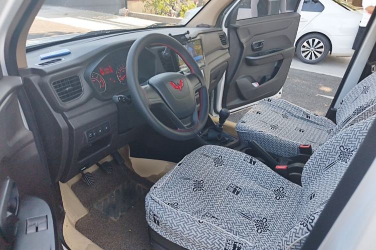 Used Wuling Hongguang V 2022 1.5L Jingqu Edition Electric-Assist LAR Driver Seat