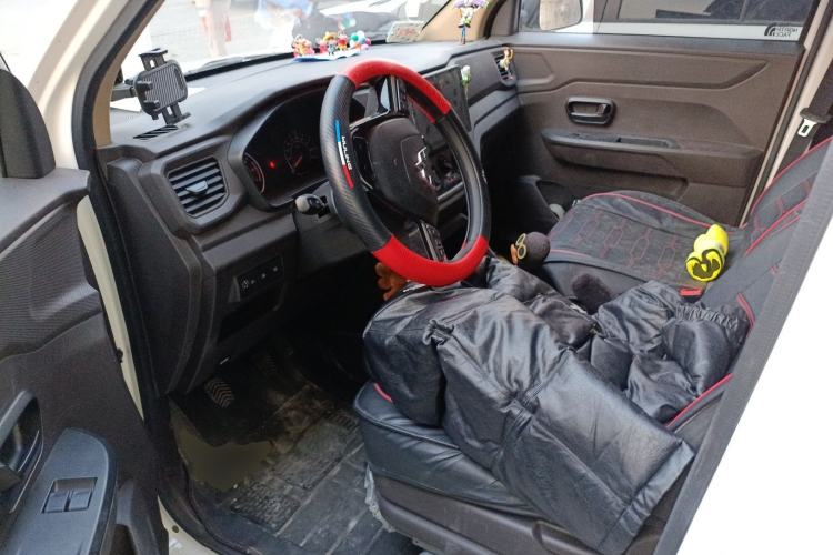 Used Wuling Hongguang V 2022 1.5L Jingqu Edition Electric-Assist LAR Driver Seat